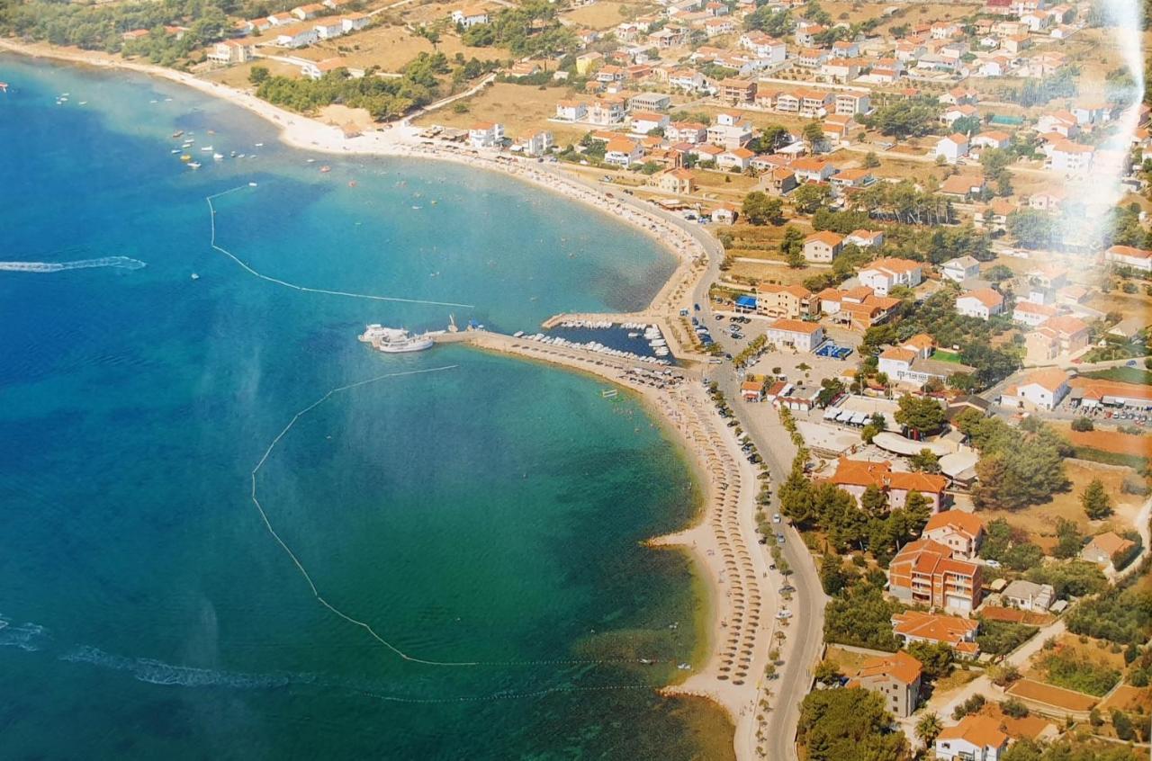 Apartmani Zarko วีร์ ภายนอก รูปภาพ
